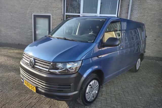 Volkswagen Transporter (2017) thumbnail 1