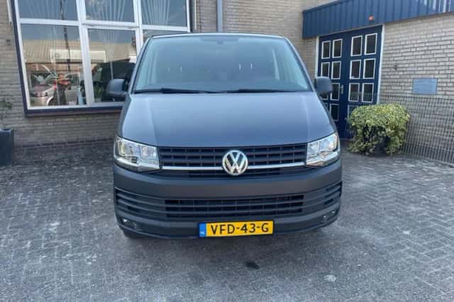 Volkswagen Transporter (2020) thumbnail 2