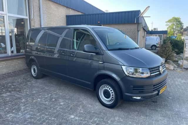 Volkswagen Transporter (2020) thumbnail 3