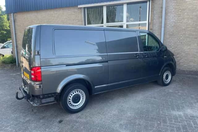 Volkswagen Transporter (2020) thumbnail 4