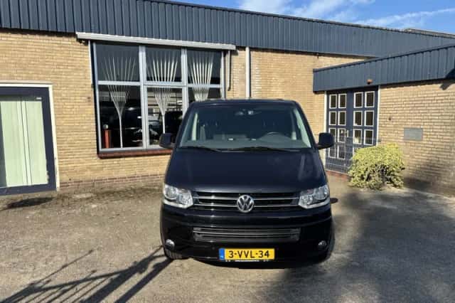 Volkswagen Transporter (2012) thumbnail 2