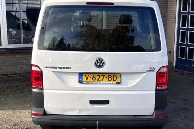 Volkswagen Transporter (2016) thumbnail 5