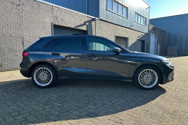 Audi A3 (2022) thumbnail 4