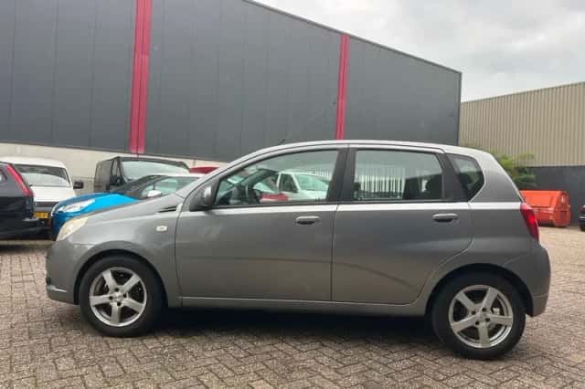 Chevrolet Aveo (2009) thumbnail 2