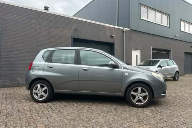 Chevrolet Aveo (2009) thumbnail 4