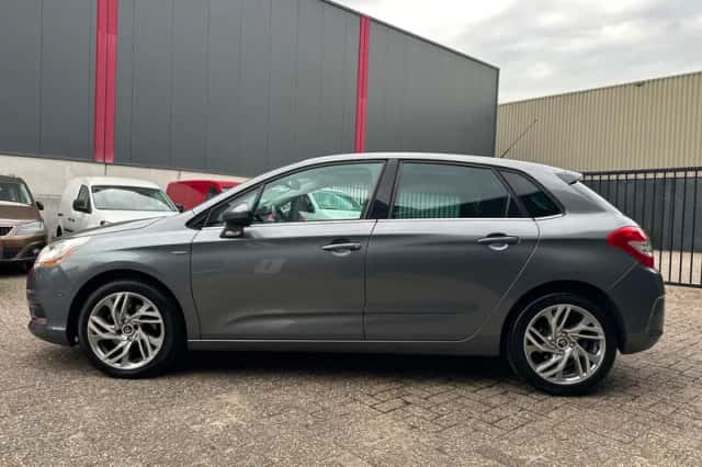 Citroën C4 (2011) thumbnail 2