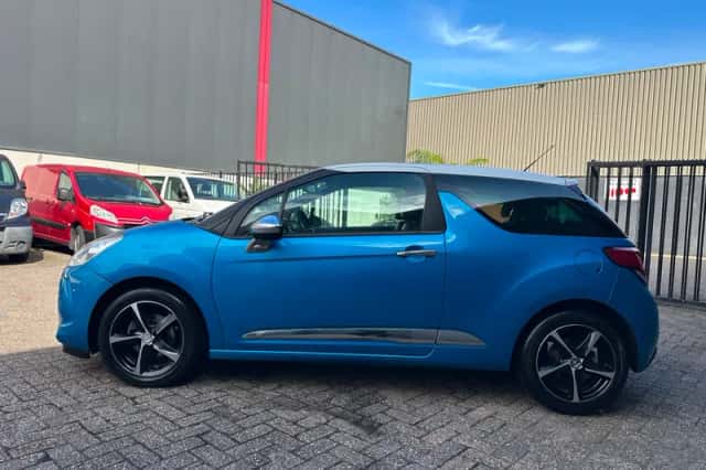 Citroën DS3 (2011) thumbnail 2