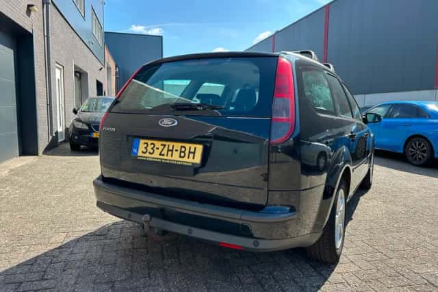 Ford Focus (2008) thumbnail 5
