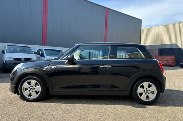 MINI Cooper (2014) thumbnail 2
