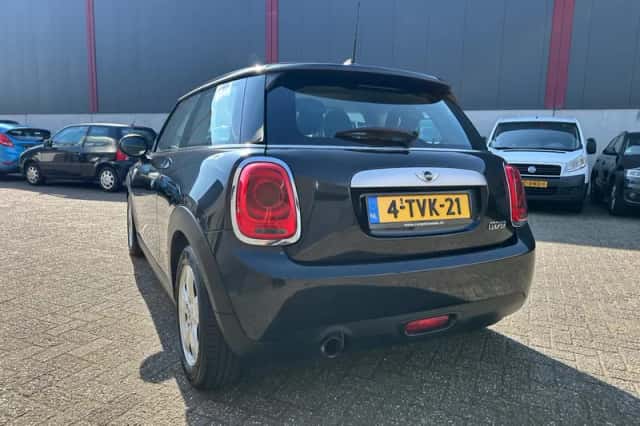 MINI Cooper (2014) thumbnail 3