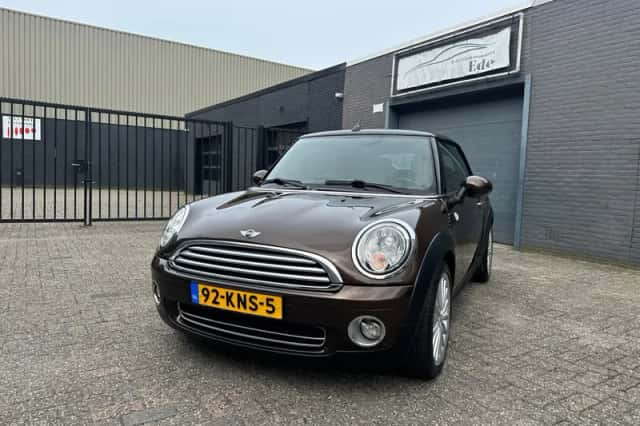 MINI Cabrio (2010) thumbnail 1