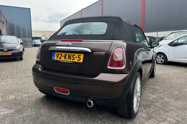MINI Cabrio (2010) thumbnail 5