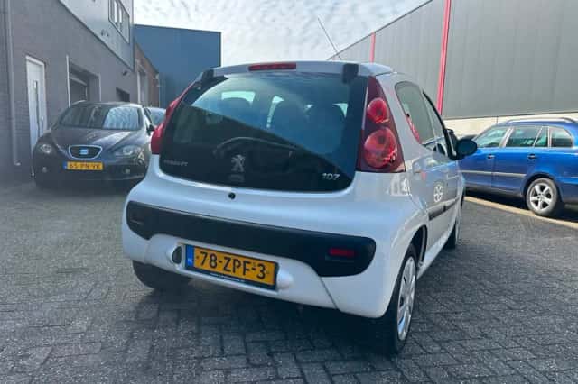Peugeot 107 (2013) thumbnail 5