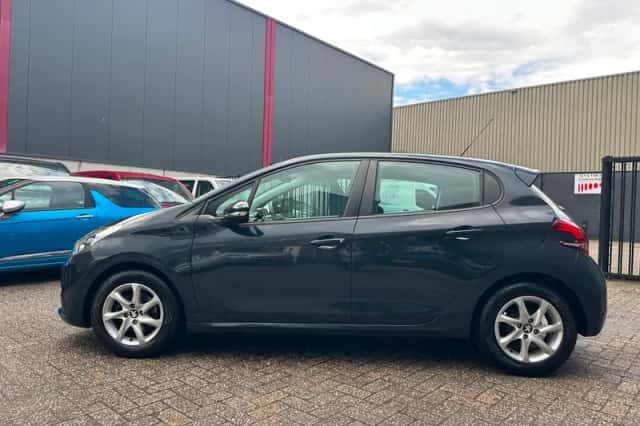 Peugeot 208 (2017) thumbnail 2