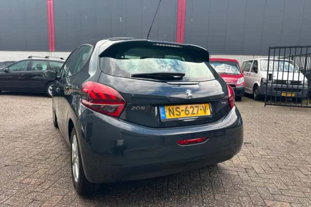Peugeot 208 (2017) thumbnail 3