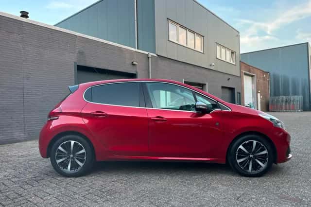 Peugeot 208 (2018) thumbnail 4