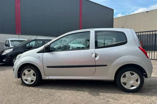 Renault Twingo (2010) thumbnail 2
