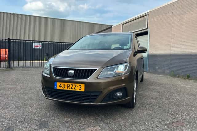 SEAT Alhambra (2011) thumbnail 1