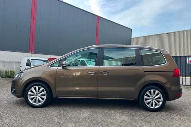 SEAT Alhambra (2011) thumbnail 2