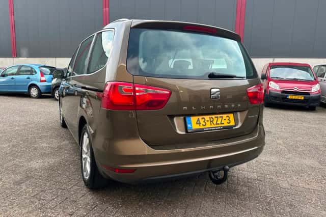 SEAT Alhambra (2011) thumbnail 3