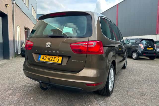 SEAT Alhambra (2011) thumbnail 5