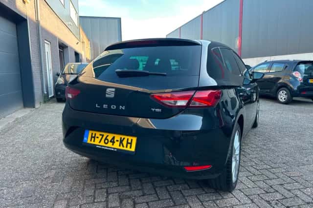 SEAT Leon (2016) thumbnail 5