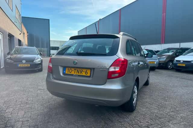 Škoda Fabia (2012) thumbnail 5