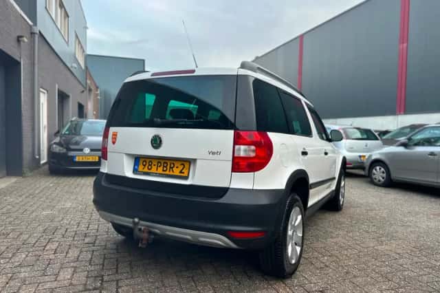 Škoda Yeti (2011) thumbnail 5