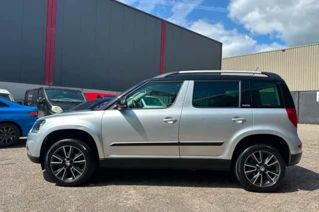 Škoda Yeti (2015) thumbnail 2