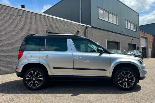 Škoda Yeti (2015) thumbnail 4