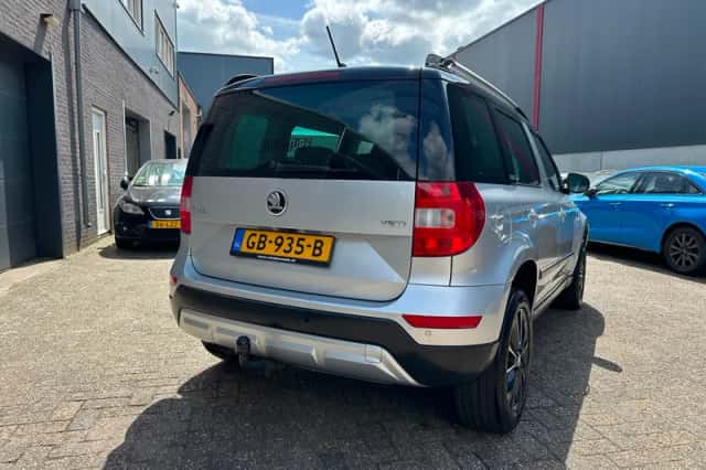 Škoda Yeti (2015) thumbnail 5