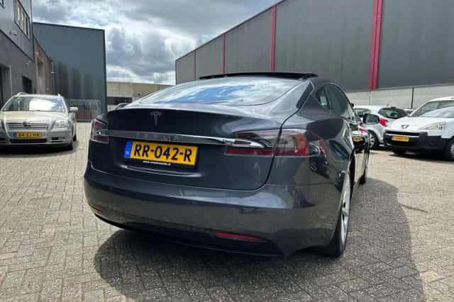Tesla Model S (2018) thumbnail 5