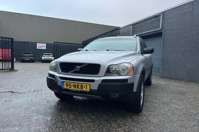 Volvo XC90 (2003) thumbnail 1