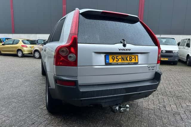 Volvo XC90 (2003) thumbnail 3