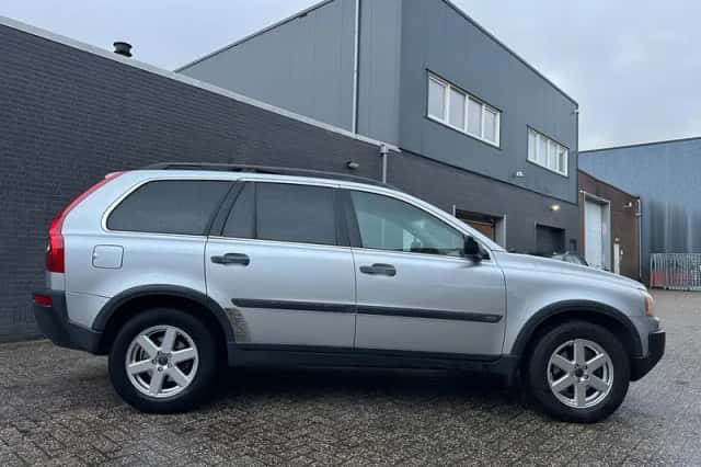 Volvo XC90 (2003) thumbnail 4