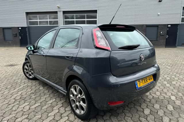 Fiat Punto (2014) thumbnail 4