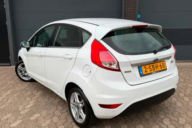 Ford Fiesta (2013) thumbnail 6