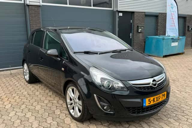 Opel Corsa (2013) thumbnail 5