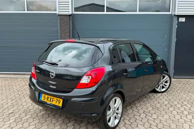 Opel Corsa (2013) thumbnail 6