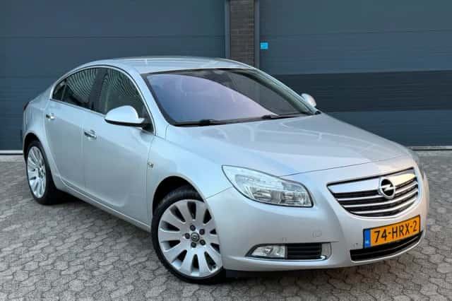 Opel Insignia (2009) thumbnail 2