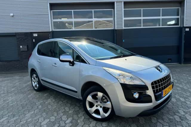 Peugeot 3008 (2009) thumbnail 3