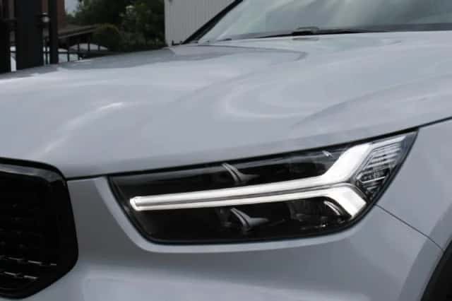 Volvo XC40 (2021) thumbnail 4