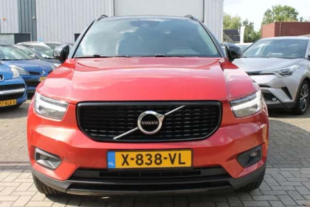 Volvo XC40 (2020) thumbnail 3