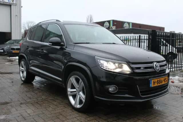 Volkswagen Tiguan (2013) thumbnail 2