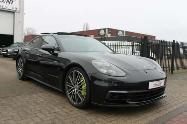 Porsche Panamera (2018) thumbnail 2