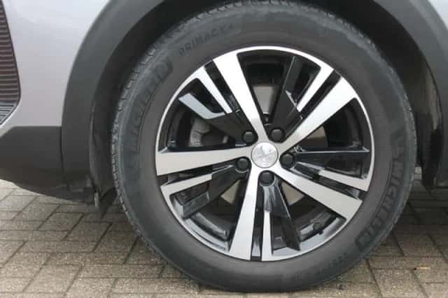 Peugeot 5008 (2023) thumbnail 5