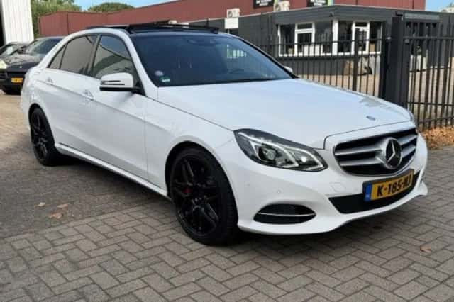 Mercedes-Benz E-Klasse (2013) thumbnail 2