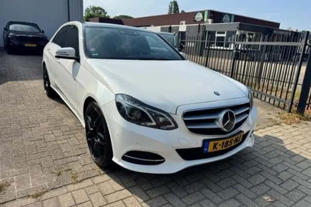Mercedes-Benz E-Klasse (2013) thumbnail 2