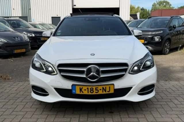 Mercedes-Benz E-Klasse (2013) thumbnail 3
