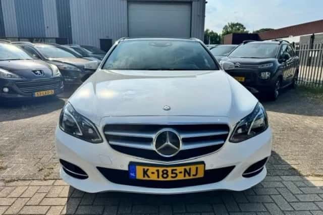 Mercedes-Benz E-Klasse (2013) thumbnail 3
